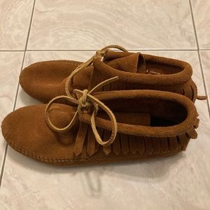 Minnetonka Classic Fringe Bootie